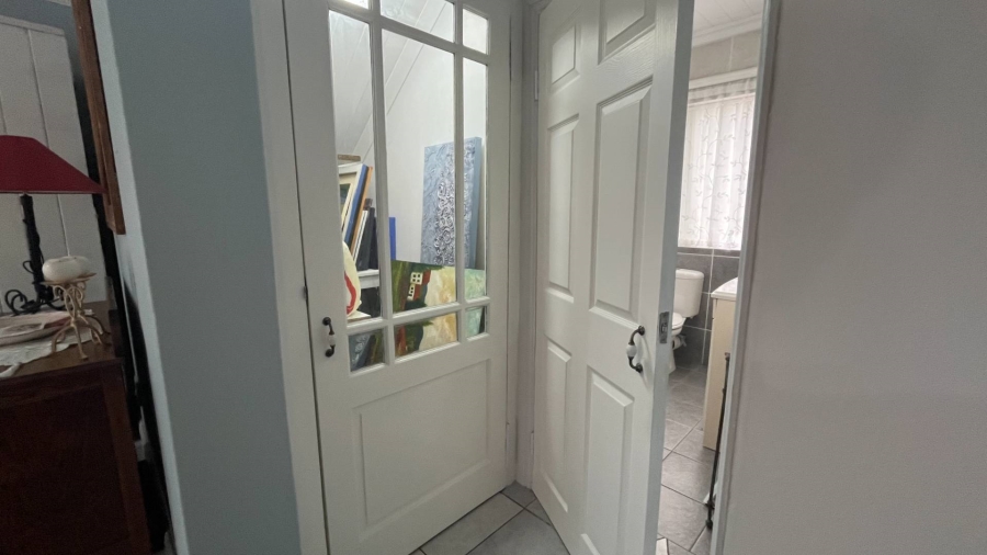 4 Bedroom Property for Sale in Hartenbos Heuwels Western Cape